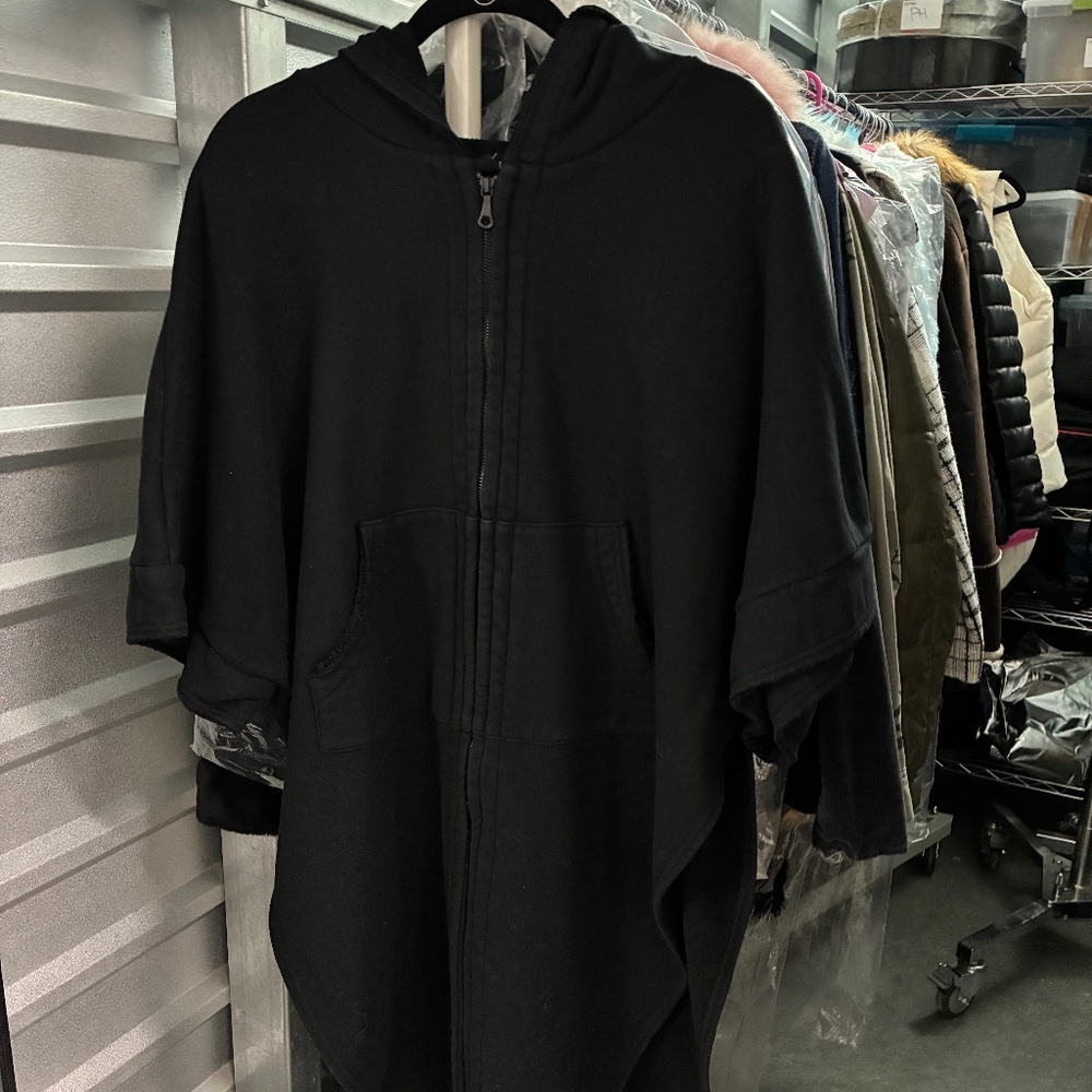 Yohji Yamamoto LIMI feu Cloak/Cape Hoodie Black